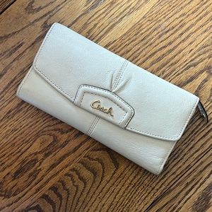 Leather Coach wallet - cream